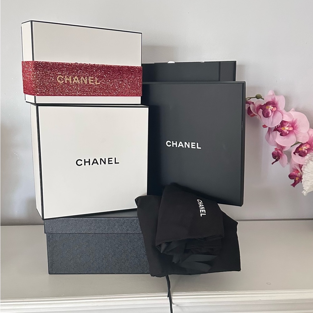 Chanel Luxury Gift Box Collection Set of boxes magnetic boxes not available